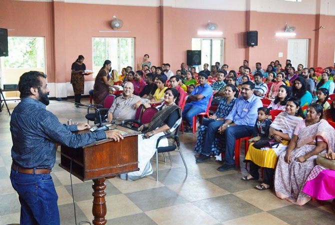 Saraswathi Vidyalaya welcomed its new batch of Lkg students